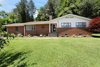 /international/us/1654-myers-chapel-road-hayesville-nc-110100725890/
