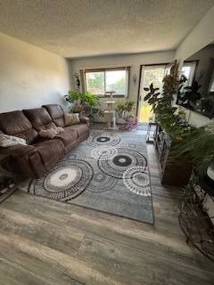 /international/us/1251-sweetwater-rd-douglas-wy-110101028852/