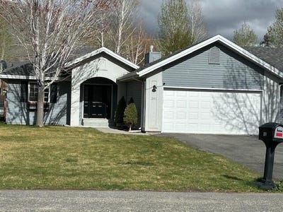 /international/us/201-s-9th-st-bellevue-id-110107259784/