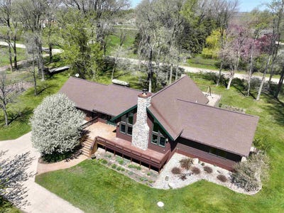 /international/us/2103-redwing-ave-sibley-ia-110107629079/