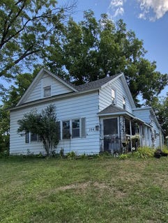 /international/us/104-s-washington-street-melrose-wi-110119665918/