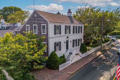 /international/us/25c-pine-street-nantucket-ma-110100079497/