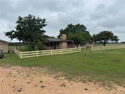 /international/us/1063-bowman-lane-bryan-tx-110107501923/