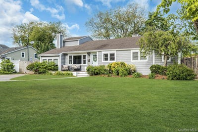 /international/us/121-lowell-road-sayville-ny-110108353494/