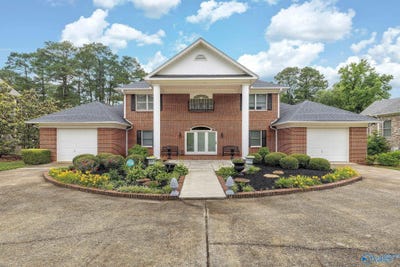 /international/us/1365-signal-point-road-guntersville-al-110108438285/