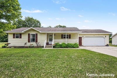 /international/us/836-morgan-drive-belding-mi-110108846618/