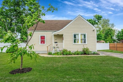 /international/us/27-william-avenue-central-islip-ny-110099238870/