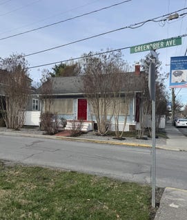 /international/us/218-greenbrier-avenue-white-sulphur-springs-wv-110106818935/