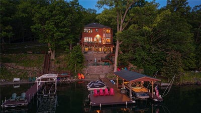 /international/us/4930-w-bluff-drive-keuka-park-ny-110108531475/