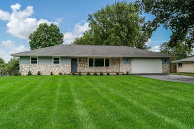 /international/us/6949-spring-brook-road-rockford-il-110110298588/