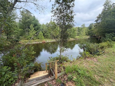 /international/us/8-hampshire-lane-loch-sheldrake-ny-110119911006/