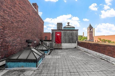 /international/us/160-merrimack-st-lowell-ma-110110187919/
