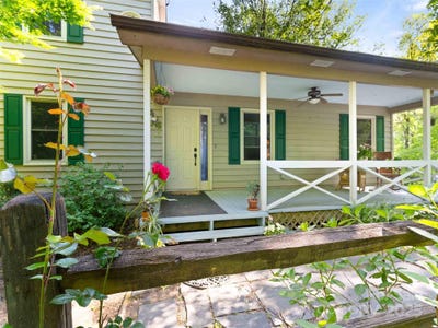 /international/us/151-heatherly-heights-road-saluda-nc-110099850155/