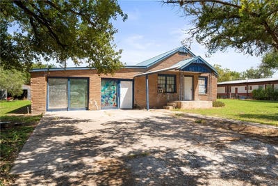 /international/us/128-nw-6th-street-premont-tx-110103396230/