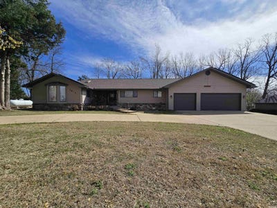 /international/us/1819-fairway-drive-mountain-home-ar-110106562282/
