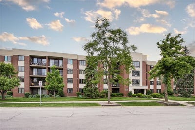 /international/us/212-w-saint-charles-road-lombard-il-110108225690/