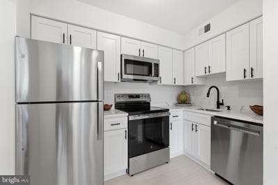 /international/us/5800-royal-ridge-drive-springfield-va-110108416888/