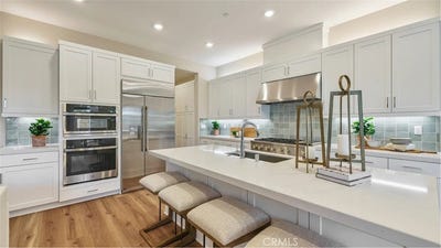 /international/us/1195-snowberry-place-montebello-ca-110105846250/
