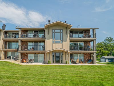 /international/us/8121-lakeshore-drive-cedar-lake-in-110101396067/