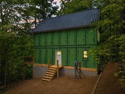 /international/us/57-middle-ridge-road-campton-ky-110106499576/