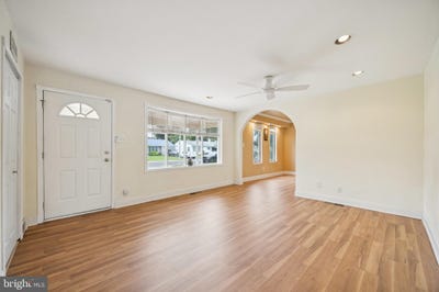 /international/us/632-auburn-road-fairless-hills-pa-110100320578/