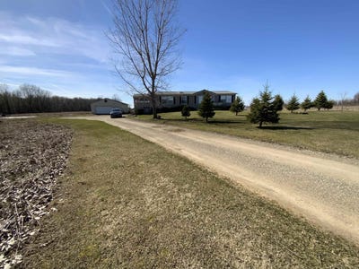 /international/us/3188-juhl-road-marlette-mi-110107381535/