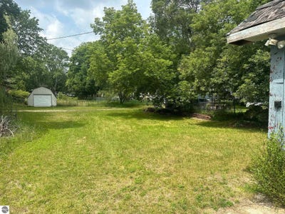 /international/us/607-linden-street-cadillac-mi-110108339532/