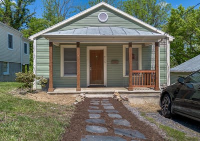 /international/us/214-maury-st-lexington-va-110107549804/