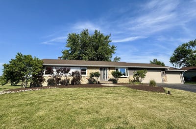 /international/us/19402-hahn-drive-dekalb-il-110108784161/