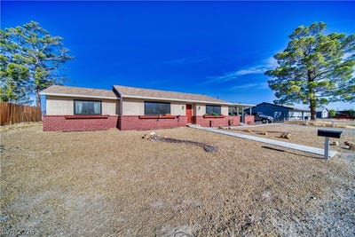 /international/us/2040-laguna-street-pahrump-nv-110108192646/