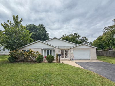/international/us/23-greenridge-drive-decatur-il-110106140671/