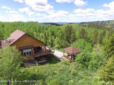 /international/us/1300-hillside-loop-thayne-wy-110098756905/