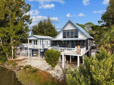 /international/us/16490-indiana-ave-cedar-key-fl-110104627042/