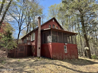/international/us/157-buck-hill-greentown-pa-110108031761/