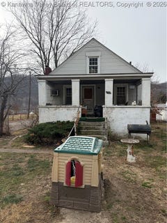 /international/us/1706-orchard-avenue-belle-wv-110105261743/