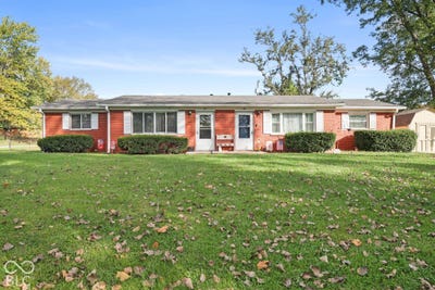 /international/us/42-44-allen-drive-mooresville-in-110120559181/