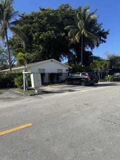 /international/us/1325-1329-1333-ne-5th-terrace-fort-lauderdale-fl-110108069789/