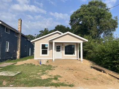 /international/us/1221-sanford-street-muskegon-mi-110101267369/
