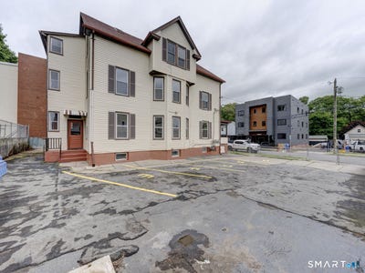 /international/us/16-hurlburt-street-new-britain-ct-110108364382/