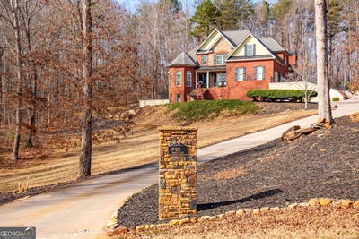 /international/us/351-shoals-lane-clarkesville-ga-110104070471/