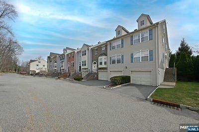 /international/us/884-somerset-court-ramsey-nj-110106559164/
