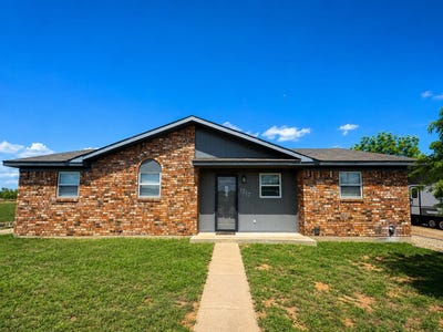/international/us/1217-town-creek-drive-sweetwater-tx-110108424588/