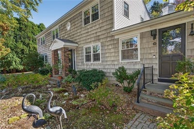 /international/us/26-windward-drive-westerly-ri-110106954650/