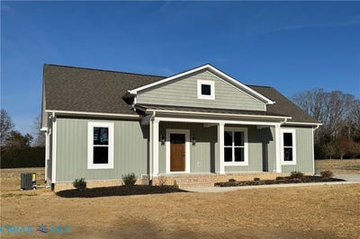 /international/us/25-betts-view-lane-burgess-va-110102446485/