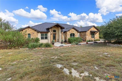 /international/us/611-shady-hollow-new-braunfels-tx-110110382273/