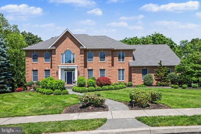 /international/us/23-emlyn-lane-mechanicsburg-pa-110108437244/