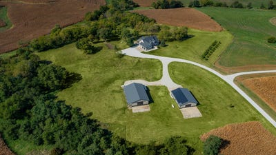 /international/us/1878-158th-court-earlham-ia-110104540714/