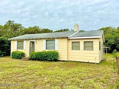 /international/us/130-s-fourth-avenue-kure-beach-nc-110108281695/