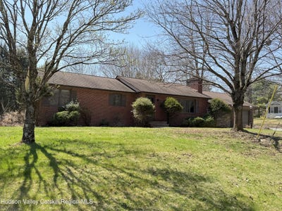 /international/us/609-new-paltz-road-highland-ny-110106226811/