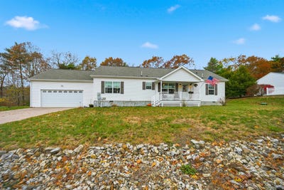 /international/us/12-tarah-way-fremont-nh-110103422219/